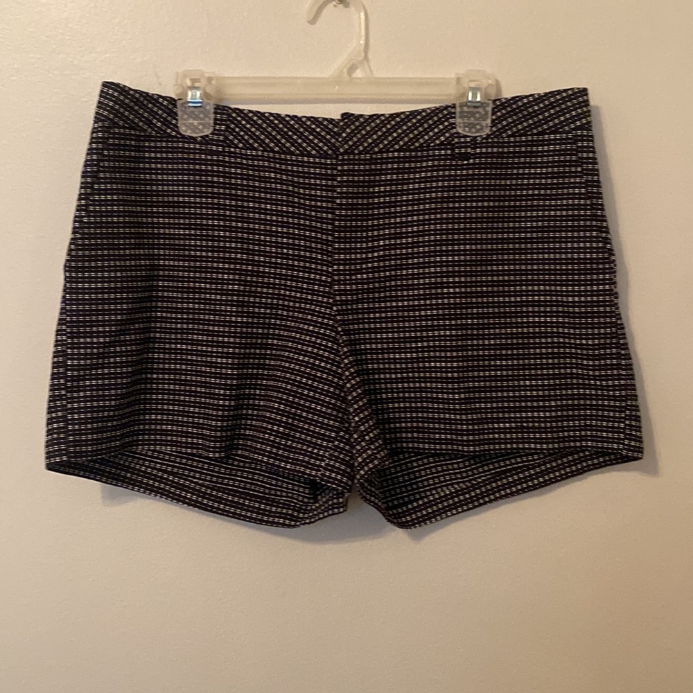 Liz Claiborne Black and White Threaded Shorts with Belt loops and Pockets 12